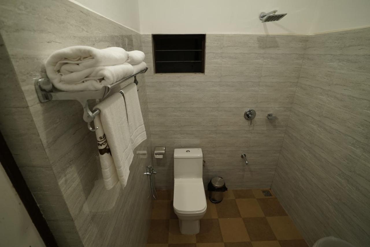 Coorggavadana Hotel มาดิเครี ภายนอก รูปภาพ