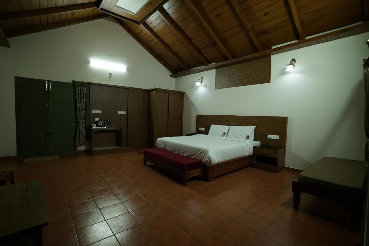 Coorggavadana Hotel มาดิเครี ภายนอก รูปภาพ