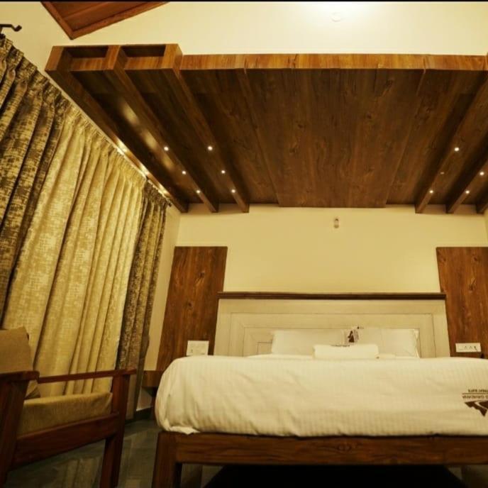 Coorggavadana Hotel มาดิเครี ภายนอก รูปภาพ