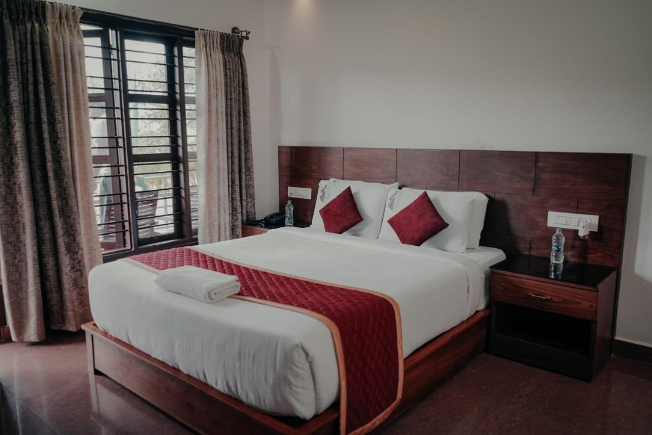 Coorggavadana Hotel มาดิเครี ภายนอก รูปภาพ